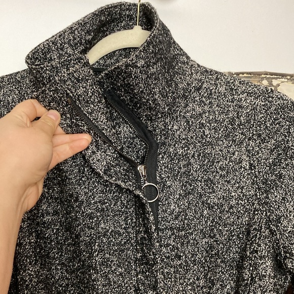 Ann Taylor Wool Blend Tweed Funnel Neck Jacket in Grey Multi. Size: SP - Picture 5 of 8